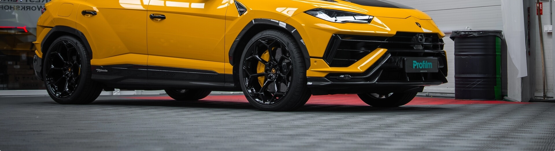 Garage hero bg image